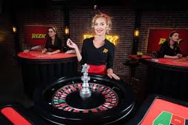 Tabel roulette VIP dengan dealer profesional